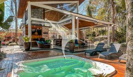 Casa em condomínio fechado com 4 quartos à venda no Centro, Carapicuíba  por R$ 2.780.000