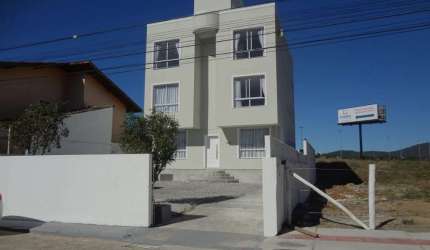 Prédio residencial/comercial com 6  aptos Trindade