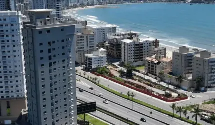 Apartamento próximo ao mar em Itapema