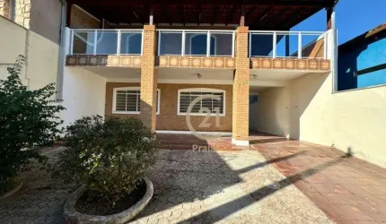Sobrado Centro 5 dorms, sendo uma suite. 600m da praia!