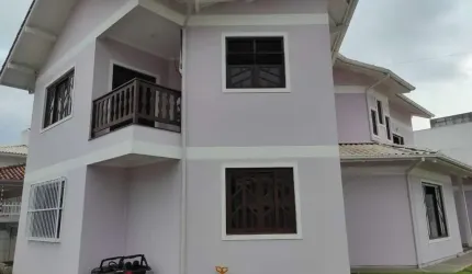 Aconchegante e espaçosa casa de 2 pisos - Palhoça