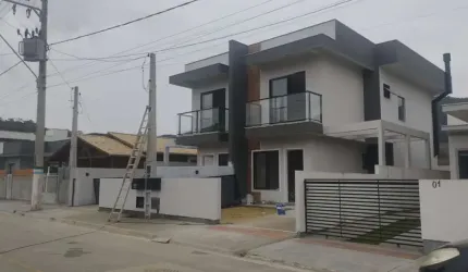Sobrado com 2 suítes  - Fino Acabamento - SJ