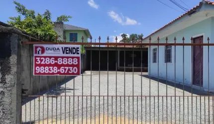 Casa no bairro Passa Vinte com amplo terreno