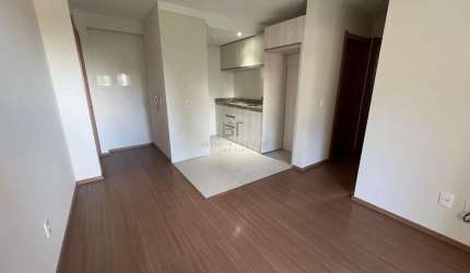 APARTAMENTO SEMIMOBILIADO COM 62M² NO BAIRRO FORQUETA