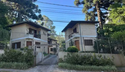 CASA EM CONDOMÍNIO FECHADO SEMIMOBILIADA COM 3 DORMITÓRIOS NO BAIRRO PETROPOLIS