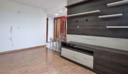 APARTAMENTO COM 02 DORMITÓRIOS E ANDAR ALTO NO BAIRRO DESVIO RIZZO