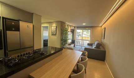 APARTAMENTO TERRAÇO SEMIMOBILIADO COM 2 DORMITÓRIOS E BOX DUPLO - SANTA CATARINA
