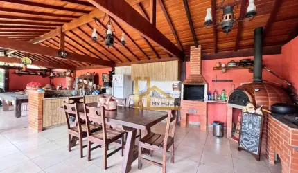 Casa com 5 quartos e lazer privativo em Albuquerque Teresópolis-RJ