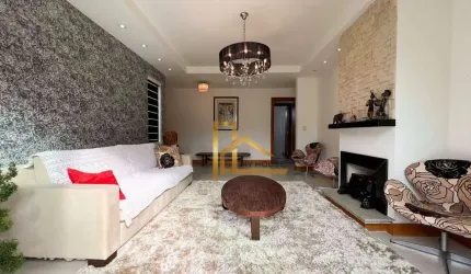 Casa em condomínio com 5 suítes e lazer privativo a poucos minutos do centro de Terespolis