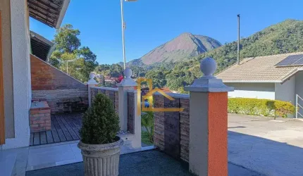 Casa com 3 dormitórios à venda, 138 m² por R$ 690.000,00 - Bom Retiro - Teresópolis/RJ