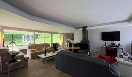 Casa Linear com 5 Quartos, Piscina e Casa de Hóspedes na Granja Guarani em Teresópolis