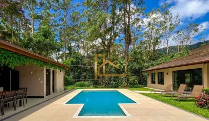 Casa linear dentro de condomínio com 5 quartos (4 suítes) e lazer privativo!