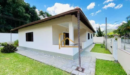 Casa linear com 3 dormitórios sendo 2 suítes à venda, 193 m² - Prata - Teresópolis/RJ