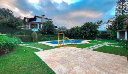 Refúgio de Luxo e Tranquilidade perto do centro de Teresópolis - 5 Dormitórios, Piscina Aquecida, Área Gourmet e Vista para as Montanhas