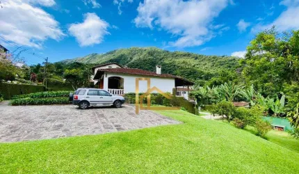 Casa principal linear 3 quartos sendo 1 suíte à venda, 230 m² por R$ 1.300.000 - 3 min da feirinha do Alto - Teresópolis/RJ
