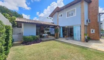 Casa com 3 suítes em condomínio