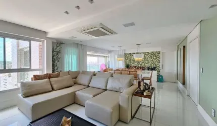 Apartamento com 4 suítes em Petrópolis