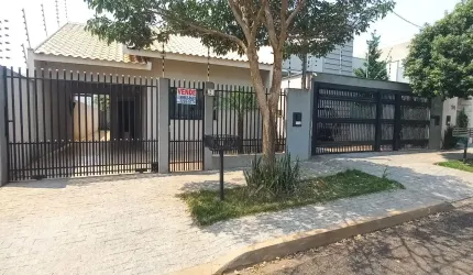 Casa linda com terreno de 200m2,  jardim oriental