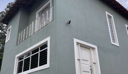 Alugo lindo sobrado com 3 dormitórios