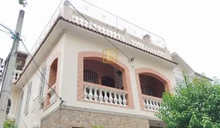 Casa Duplex em Maracanã Rio de Janeiro, com quatro quartos com terraço