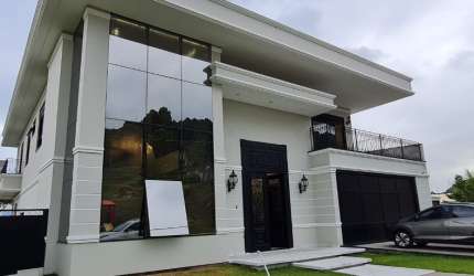 Linda casa de alto padrão na Pedra Branca Palhoça