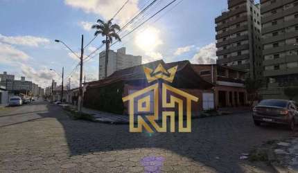 Casa de 3 quartos no bairro de Aviação em Praia Grande - SP