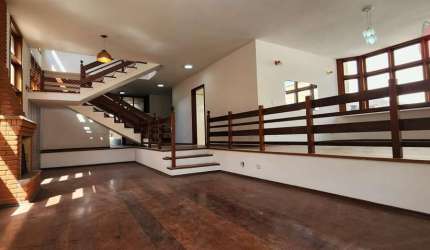 Casa para Venda em Santana de Parnaíba, Alphaville, 5 dormitórios, 2 suítes, 5 banheiros, 2 vagas