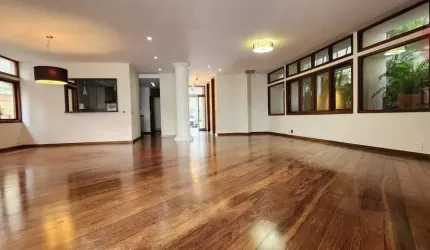 Casa para Locação em Santana de Parnaíba, Alphaville, 3 dormitórios, 3 suítes, 5 banheiros, 4 vagas