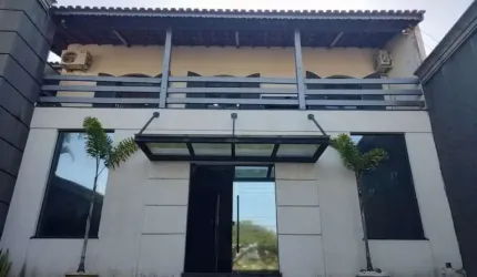 Sobrado com 5 dormitórios, 320 m² - venda por R$ 2.000.000,00 ou aluguel por R$ 9.000,00/mês - Vila Junqueira - Atibaia/SP