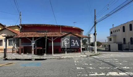 Imóvel de esquina, contendo 20 cômodos, excelente oportunidade para construtores!! Próximo ao metro. 268,53m²