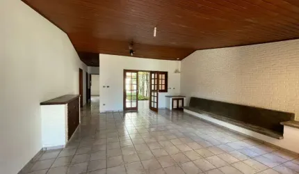 Casa com 5 quartos à venda no Centro, Ubatuba  por R$ 1.400.000
