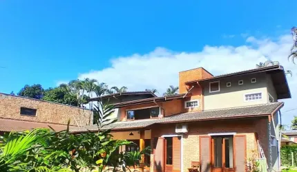 Casa em condomínio fechado com 5 quartos à venda na Praia do Itamambuca, Ubatuba  por R$ 2.690.000