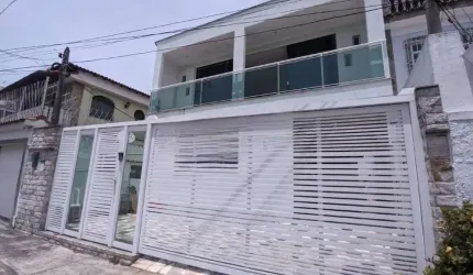 Casa Na Vila da Penha, 3 quartos com suíte, área gourmet e churrasqueira.
