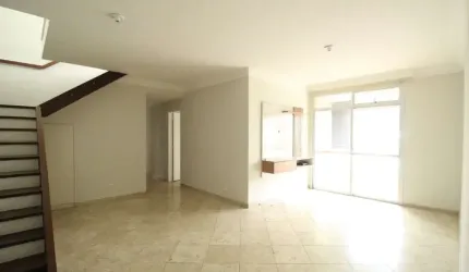 Residencial Iguaçu, Cobertura com 300 a venda, 5 quartos com 3 vagas. Piscina.