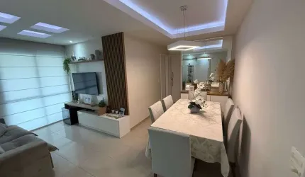 Barra Fun, 2 quartos com porcelanato e móveis. Varanda e vaga. Lazer completo.