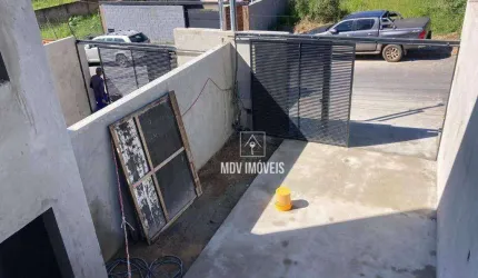 Casa com 3 quartos (1 suíte), 2 vagas e ampla área externa à venda, 108 m² por R$ 615.000 - Liberdade - Santa Luzia/MG