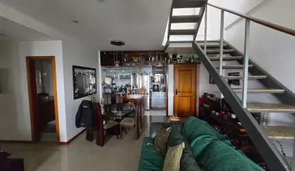 Cobertura duplex com vista panorâmica da Barra da Tijuca