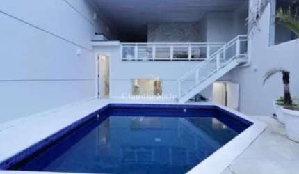 Cobertura, more em uma casa suspensa na Barra da Tijuca