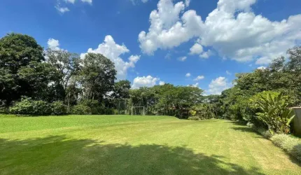 Chácara: Espaço, Conforto e Natureza em Harmonia