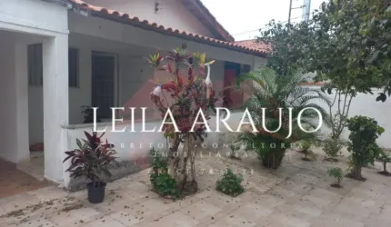 EXECELENTE CASA EM BAIRRO PRIVILEGIADO