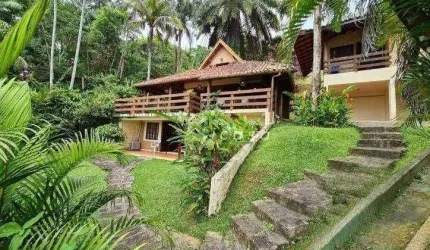Sobrado com 5 dormitórios à venda, 300 m² por R$ 1.600.000,00 - Praia da Fortaleza - Ubatuba/SP