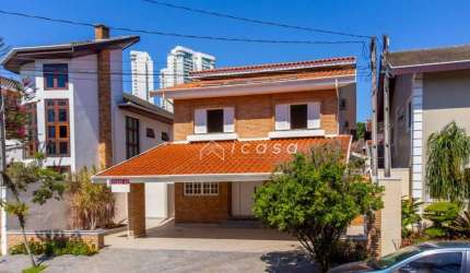 Sobrado com 4 dormitórios à venda, 340 m² por R$ 2.600.000,00 - Jardim das Colinas - São José dos Campos/SP