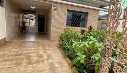 Casa com 3 dormitórios à venda, 258 m² por R$ 848.000,00 - Vila Valença - São Vicente/SP