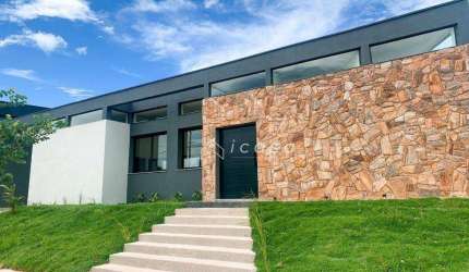 Casa com 4 dormitórios, 200 m² - venda por R$ 1.350.000,00 ou aluguel por R$ 7.400,00/mês - Condomínio Terras do Vale - Caçapava/SP