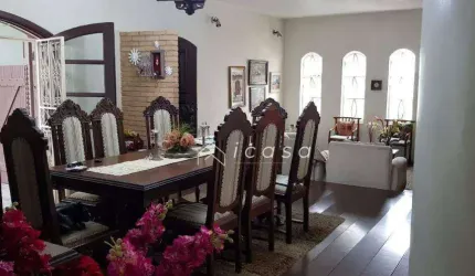 Casa com 3 dormitórios à venda, 301 m² por R$ 1.170.000,00 - Centro - Caçapava/SP