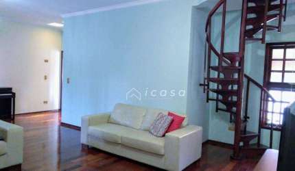Sobrado com 3 dormitórios à venda, 253 m² por R$ 680.000,00 - Vera Cruz - Caçapava/SP