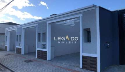 Casa com 2 dorm. (1 suíte) à venda, 65 m² por R$ 299.000 - Petrópolis - Joinville/SC