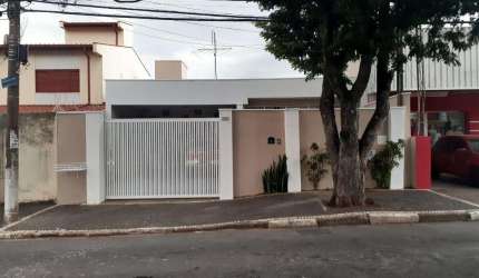 Casa à venda em Campinas, Parque Taquaral, com 3 quartos, com 181 m²