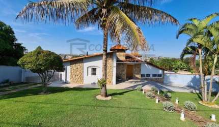 Casa com 3 dormitórios à venda, 260 m² por R$ 1.200.000,00 - Condomínio Haras São Luiz - Salto/SP