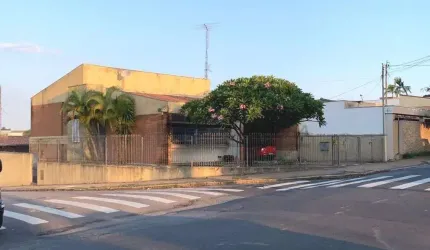 Casa com 3 dormitórios à venda, 293 m² por R$ 900.000,00 - Bela Vista - Salto/SP